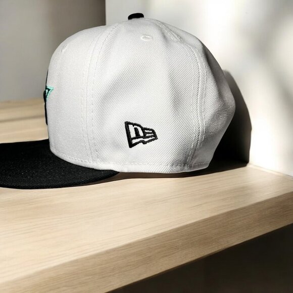 Dallas Cowboys New Era 9Fifty Snapback Cap Black/White Adjustable NFL Hat - Picture 3 of 7